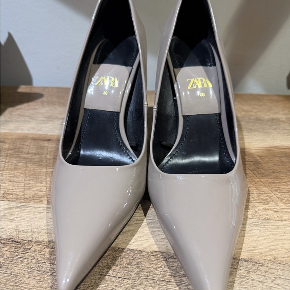 Zara Shoes - Like New Zara Women's Beige Heels
